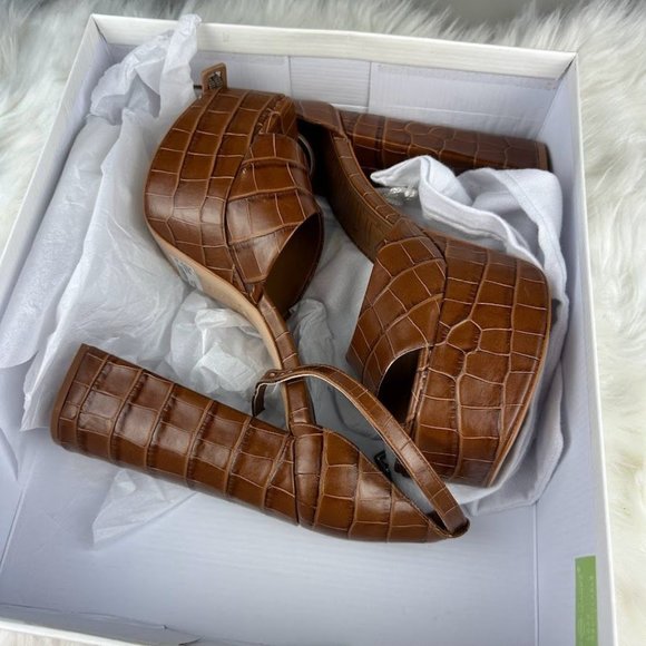 Schutz Elsie Sandal in Wood - Picture 2 of 7